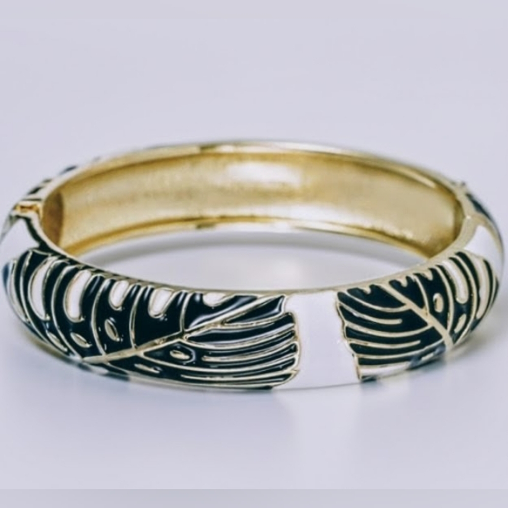 Monstera Leaf Bangle - Picture 2 of 8